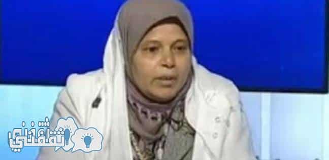 سيدة تدعي أنها دابة الله في الأرض التي يرسلها في أخر الزمان