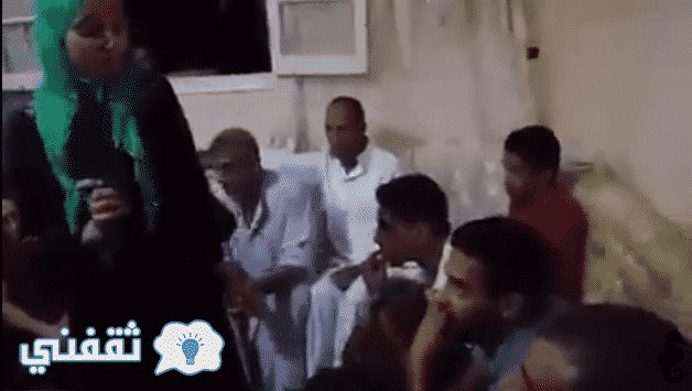 بالفيديو فتاه تقوم بضرب 3 شباب بالشبشب والسبب مش حتصدق