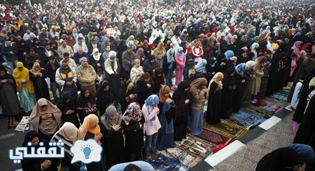 الإفتاء..حكم صلاة المرأة بجوار الرجل بصلاة العيد بالفيديو
