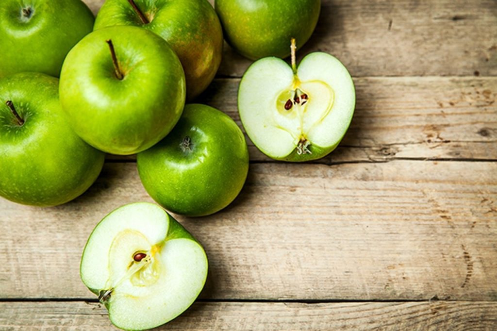 تعرف على أهم فوائد التفاح على الريق للصحة العامة وفوائد التفاح الأخضر