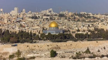 حقيقة نقل السفارة الامريكية الى القدس ورد فعل جامعة الدول العربية والموقف الدولي من القرار
