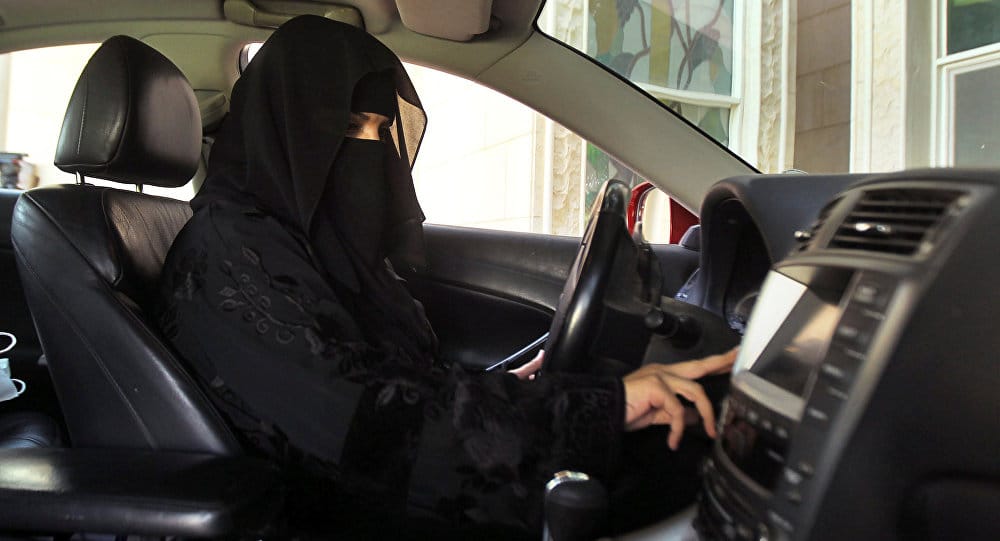 شروط الحصول على رخصة قيادة للنساء