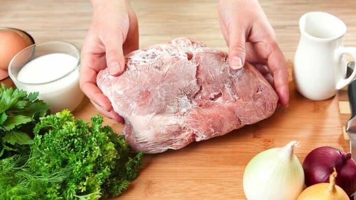طريقة لإذابة اللحوم