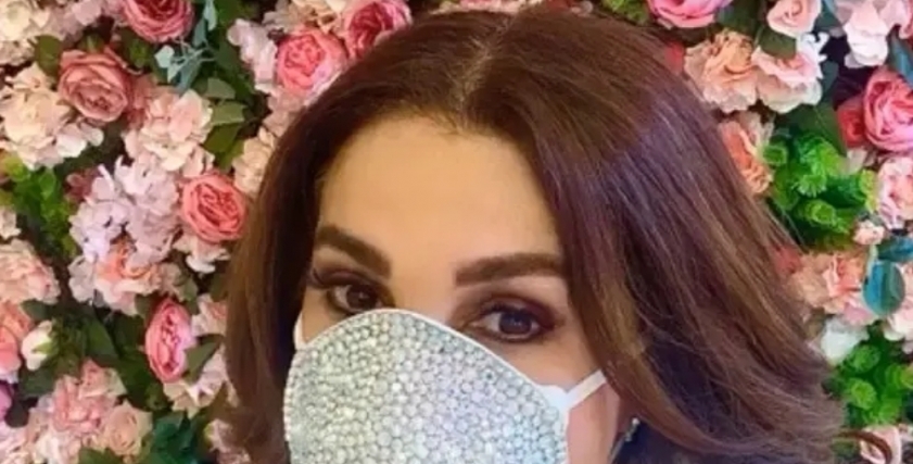 طرق استخدام الكمامات السوارية على فستان الزفاف للوقاية من كورونا 