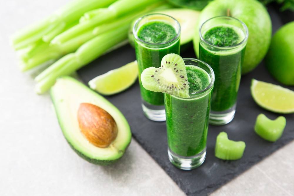 Green juice yekurasikirwa uremu mumwedzi mumwe chete pasina kukuvadza uye mhedzisiro yacho inoshamisa - ndidzidzise
