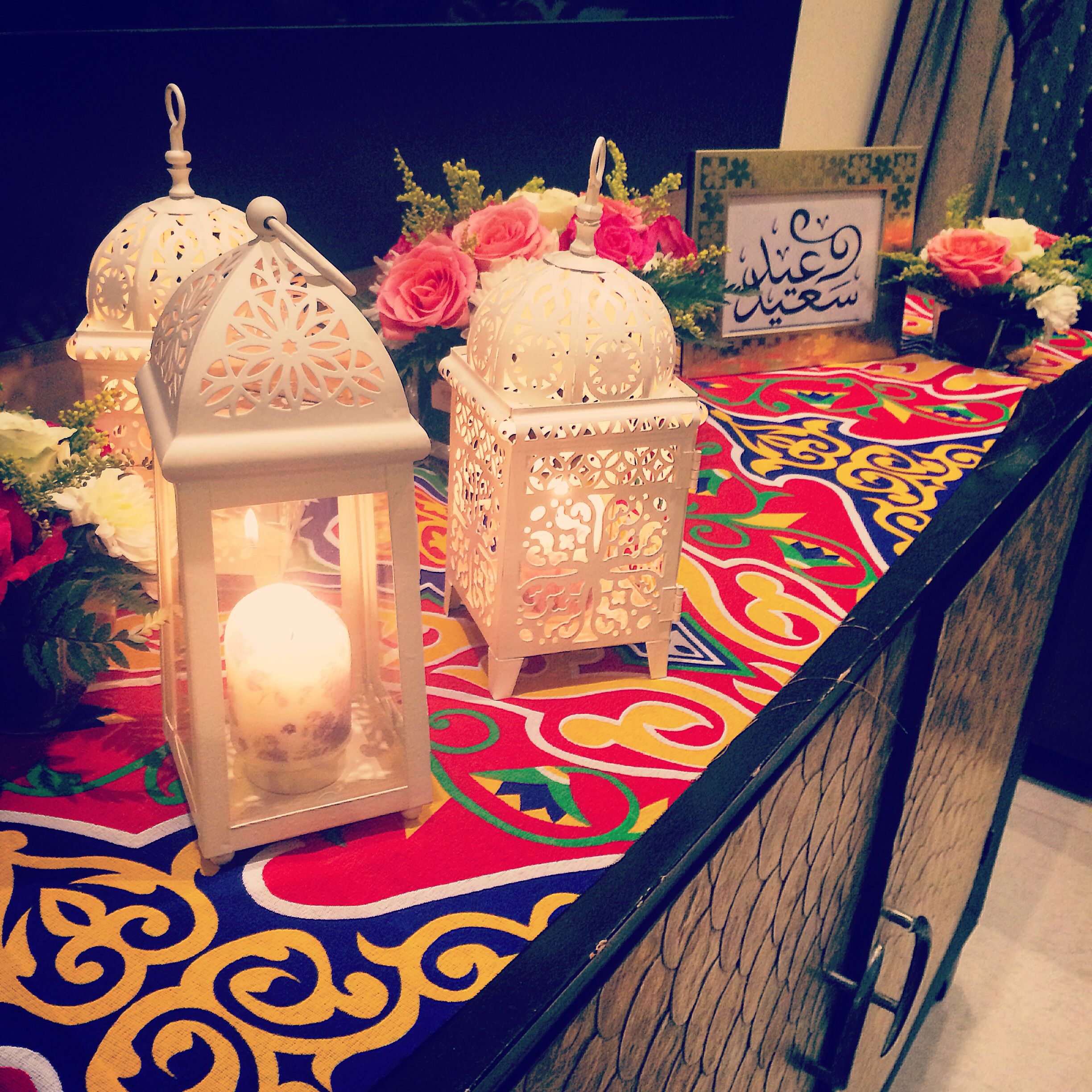 Рамадан украшение дома. Рамадан декорации. Декор на Рамадан. Декор стола на Рамадан.