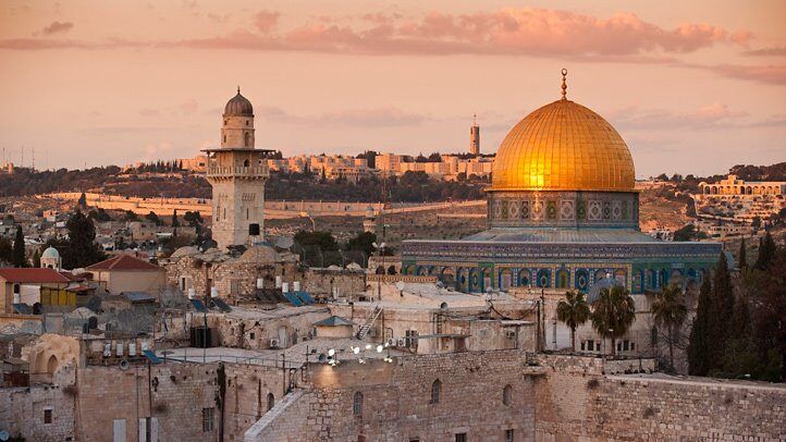 أطباء أمريكيون يفجرون مفاجأة عن زيارة القدس الشريف