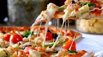 طريقة عمل البيتزا الإيطالية الرقيقة