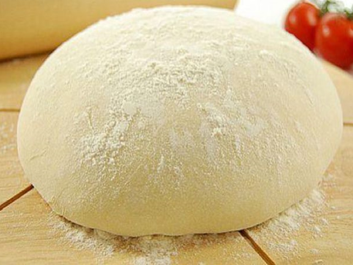 طريقة عمل عجينة البيتزا الهشة مثل المطاعم بكل سهولة ثقفني