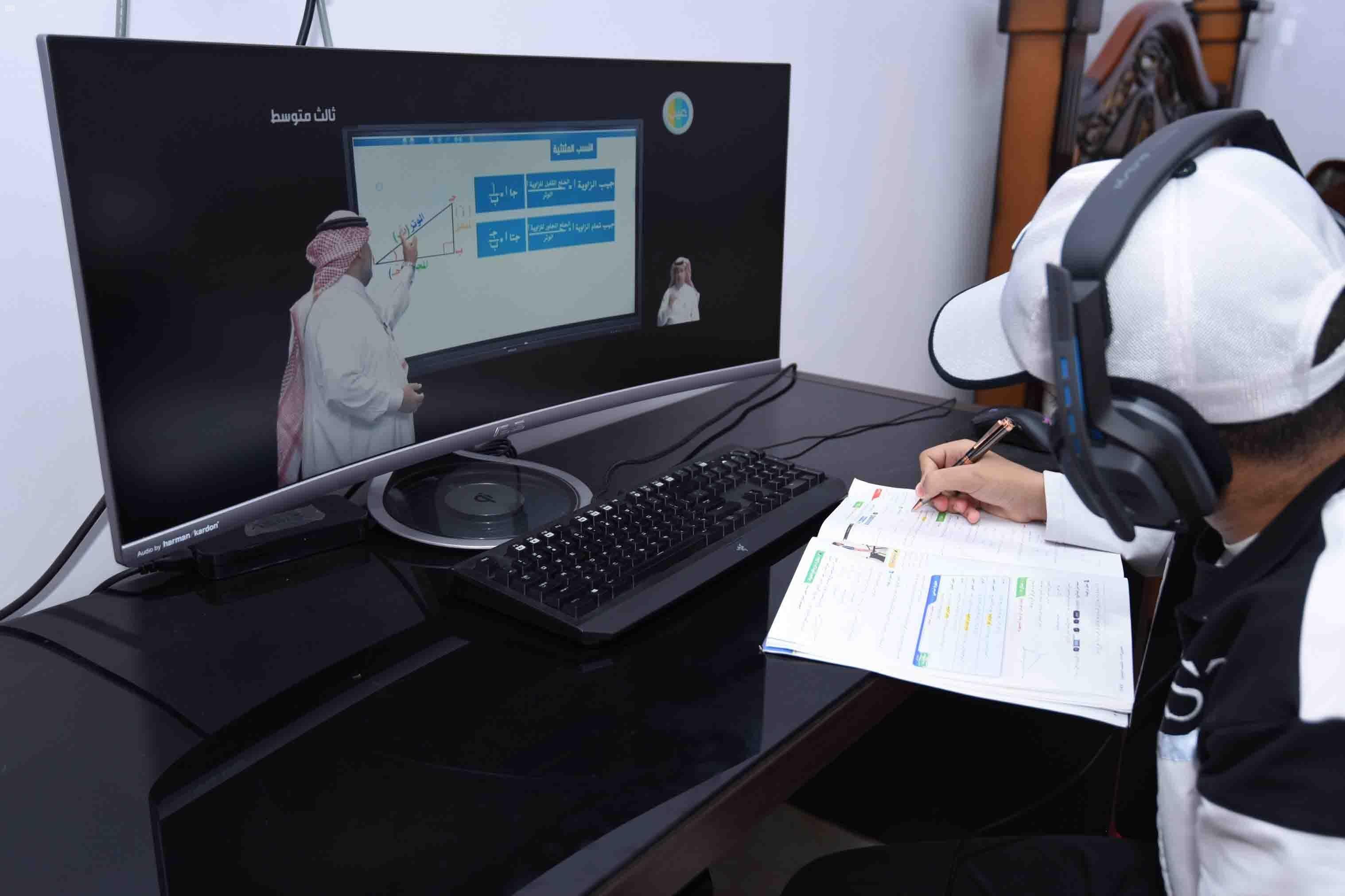 الطلاب المتعثرين في سداد الرسوم الدراسية