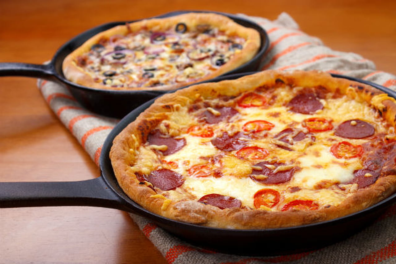 جددي مطبخك بطريقة عمل البيتزا الطاسة في أقل وقت ممكن وبكل سهولة