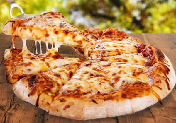 أسرار وطريقة البيتزا الاصلية الرهيبه في البيت وسر أفضل عجينة للبيتزا من المطاعم
