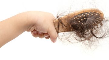 أسباب تساقط الشعر المفاجئ للنساء والرجال وعلاجه في المنزل بطريقة صحية وأمنة