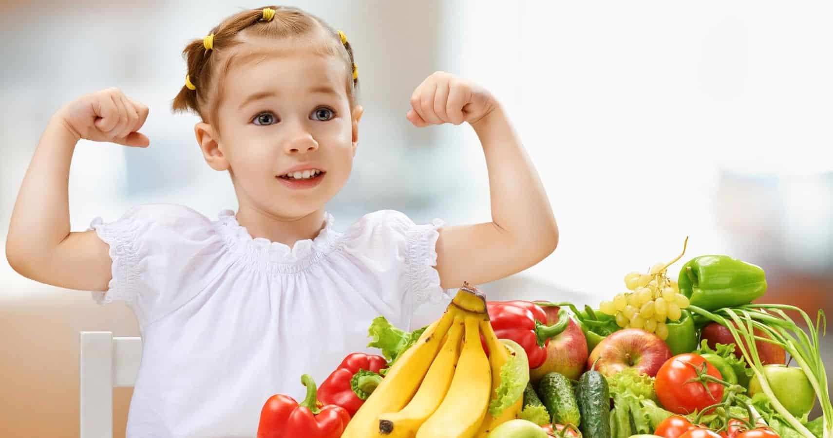 أهم الأطعمة التي ترفع مناعة الطفل في المدرسة