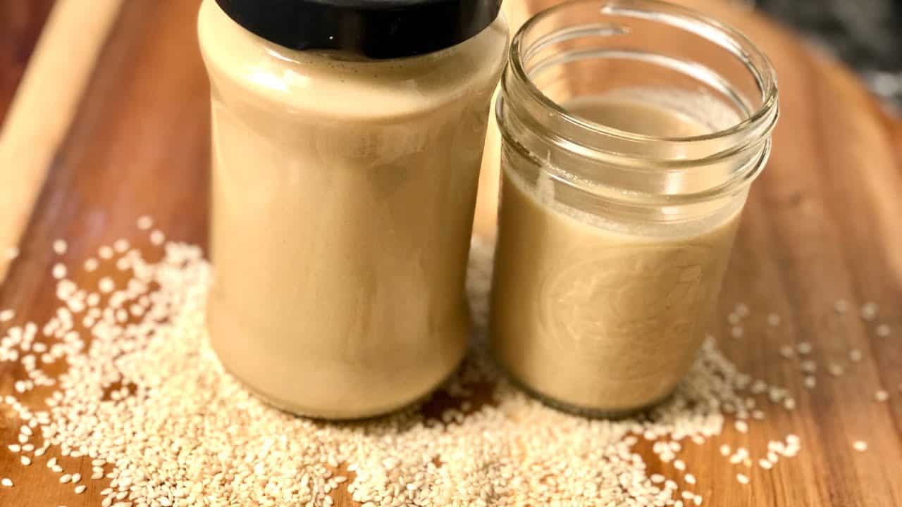 طريقة عمل الطحينة الخام السائلة في المنزل بخطوات سهلة وبسيطة. علمني
