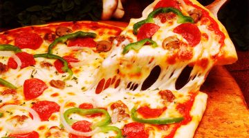 طريقة عمل بيتزا العشر دقائق بكل أسرارها لأسرع وجبة غذاء أو عشاء