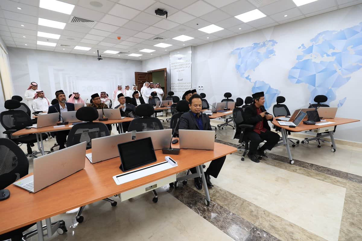 السعودية الإلكترونية وكيفية التسجيل بالجامعة وما التخصصات التي تقدمها ثقفني