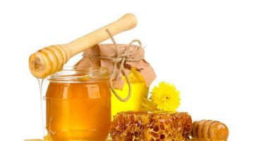 فوائد عسل النحل في ترطيب الشعر وتطهيره والقضاء علي الجفاف