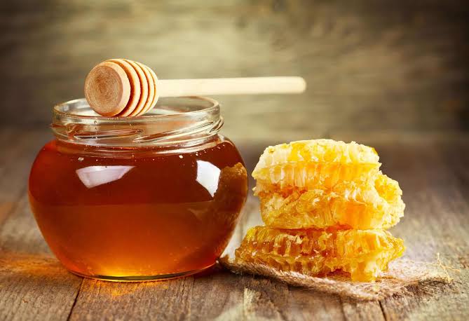 تأثير شرب الماء بالعسل على الجسم