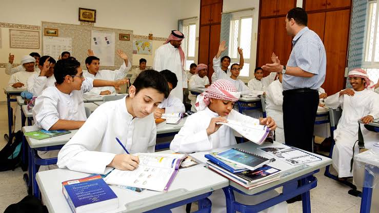 عودة الدراسة للفصل الثاني في الإمارات