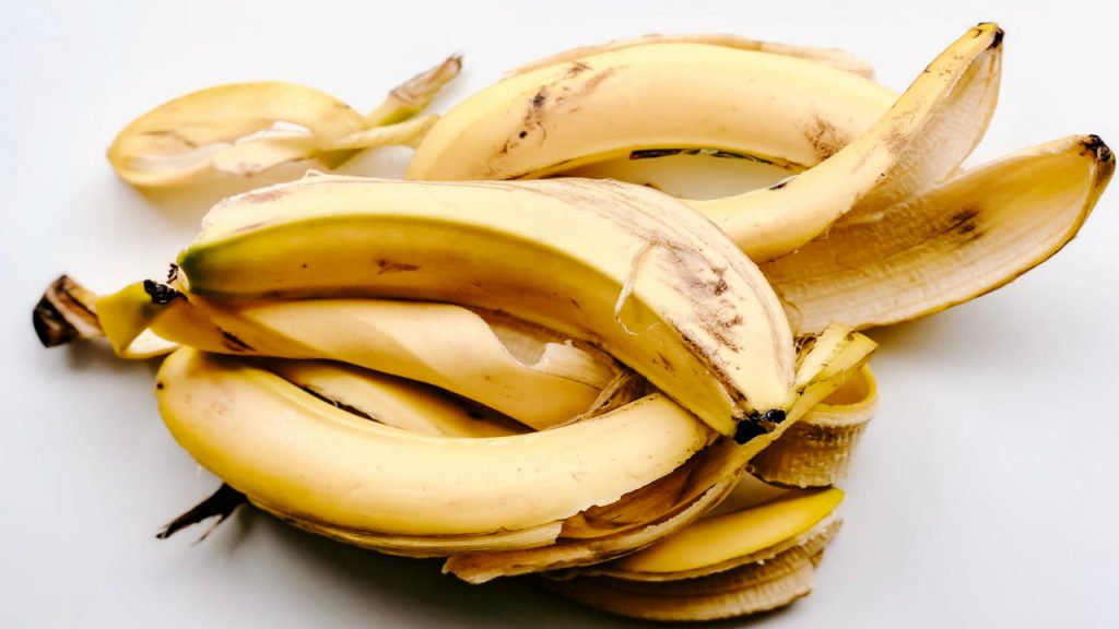 فوائد واستخدامات قشر الموز