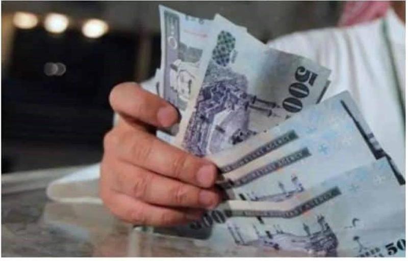 متى تستفيد المرأة العزباء من معاش الضمان الاجتماعي؟ الموارد البشرية تجيب