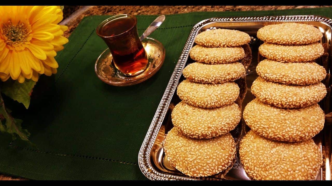 طريقة عمل الكعك العراقي والسعودي بالسمسم في المنزل ببساطة