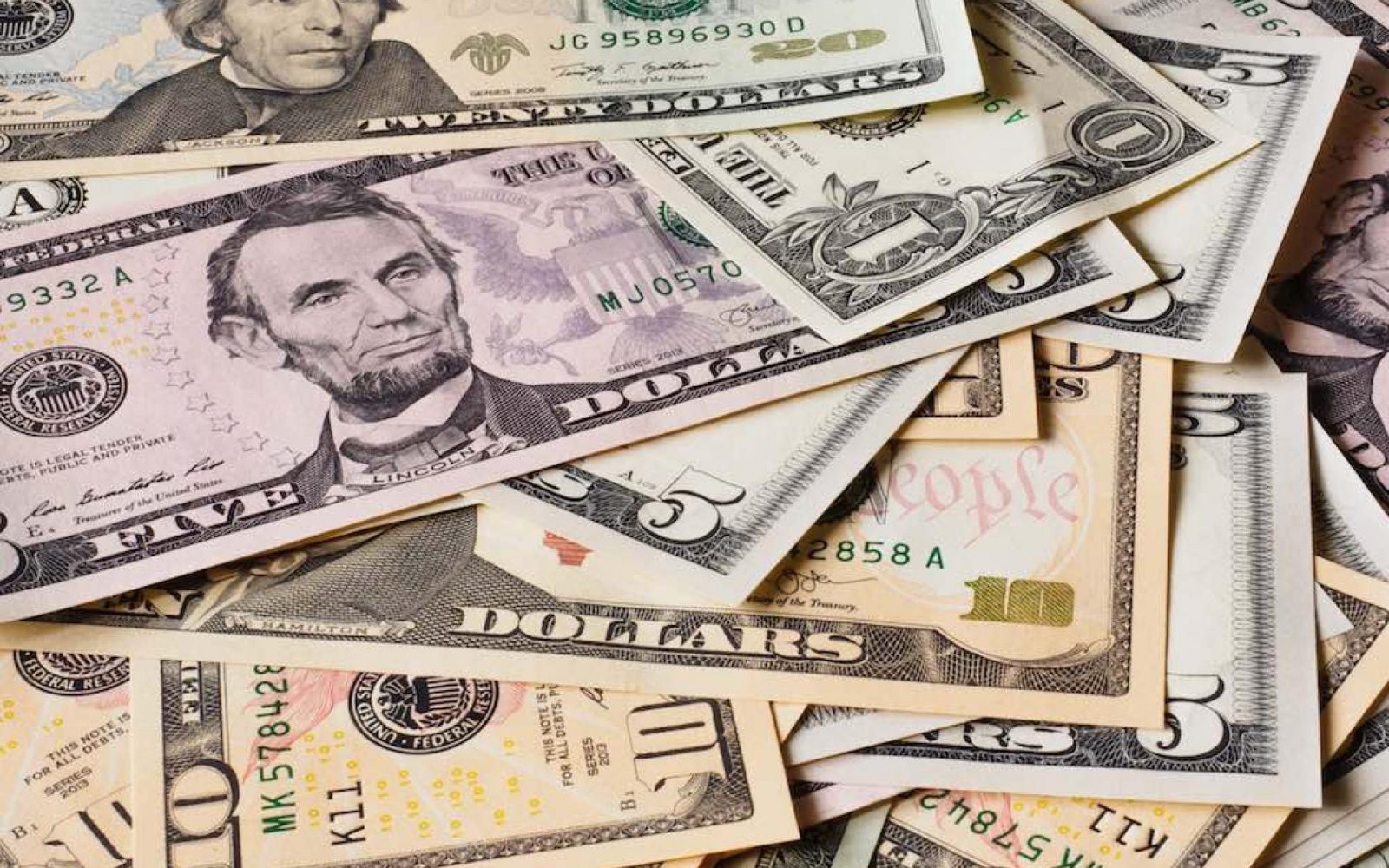 سعر الدولار اليوم الأربعاء 17-2-2021 في البنوك الحكومية والخاصة
