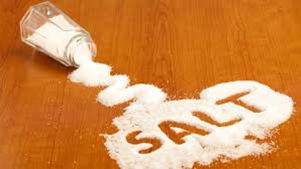 استخدام الملح لتنظيف المنزل