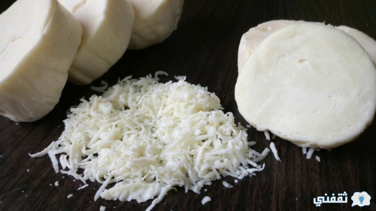 طريقة عمل الجبنة الموتزاريلا المطاطة في المنزل مثل المحلات بطريقة سهلة وبسيطة