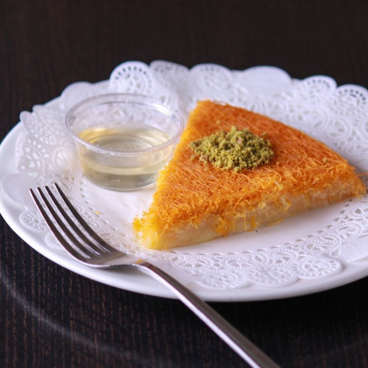 الكنافة بالقشطة