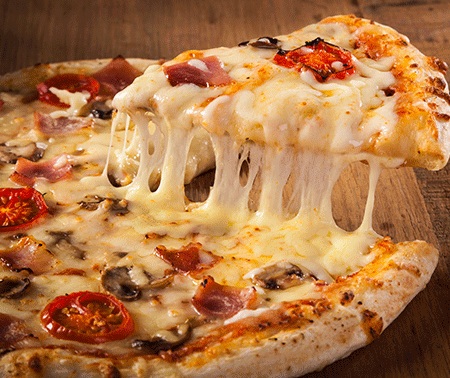طريقة عمل عجينة البيتزا الإيطالية الأصلية الهشة بمقادير مظبوطة