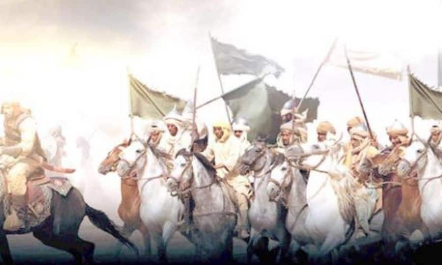 غزوة بدر أول معارك المسلمين في 17 رمضان سبب تسميتها ...