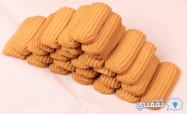 طريقة عمل بسكويت العيد أو الشاي الهش الناعم والمقرمش اللذيذ بالسمن طريقة سهلة واقتصادية ثقفني
