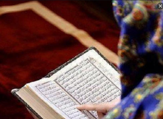 هل يجوز قراءة القرآن للحائض في رمضان