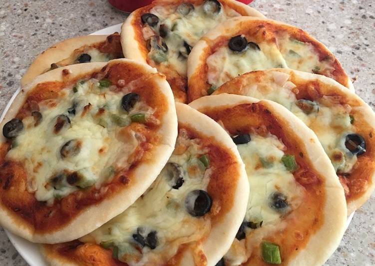 أسهل طريقة لعمل ميني بيتزا في البيت مثل المخابز بدون تكاليف وأسرار نجاحها