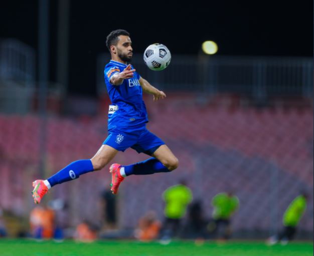 موعد مباراة الهلال واجمك والقنوات المفتوحة الناقلة والمعلق