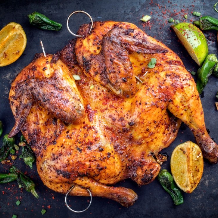 طريقة تتبيل الدجاج المشوي في الفرن وعلي الفحم زي المطاعم وطريقة تحضيره بالخطوات بسهولة