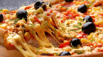 طريقة عمل البيتزا الإيطالية الهشة