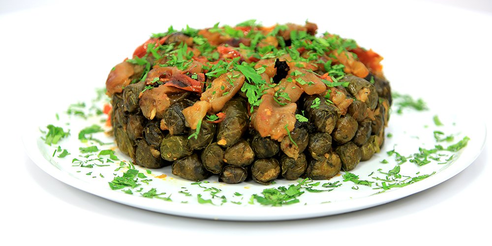 طريقة عمل طاجن ورق العنب باللحمة في المنزل بخطوات سهلة جداً
