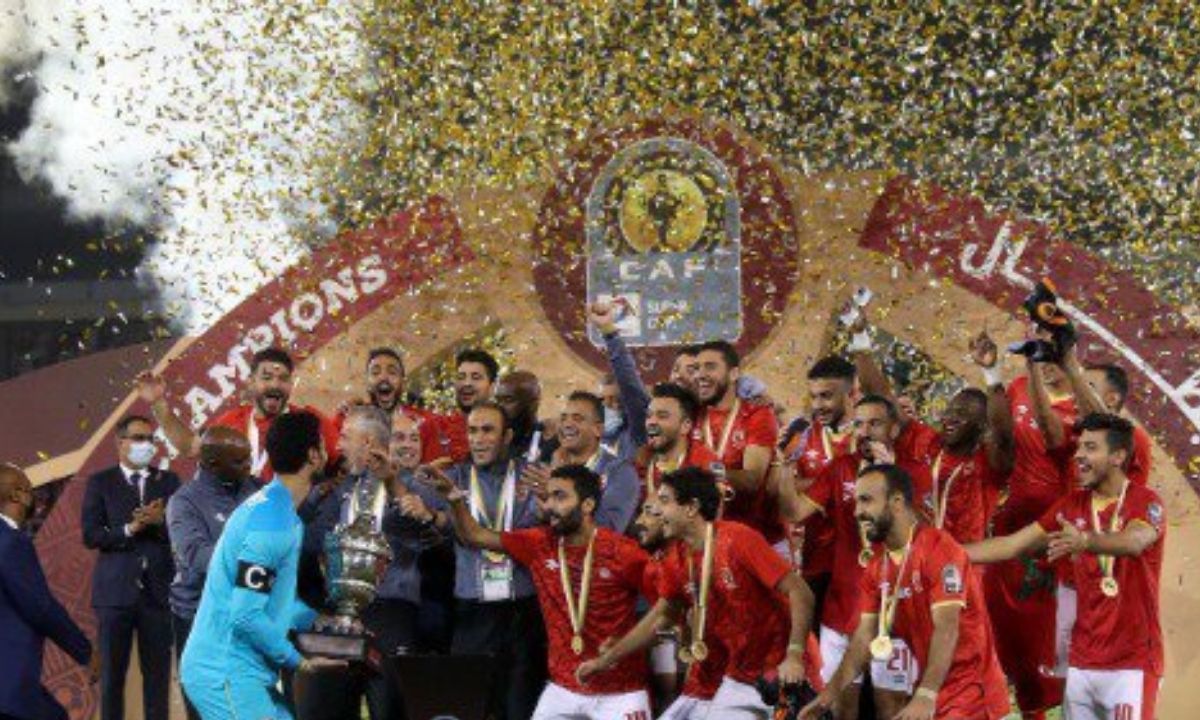 الأهلي المصري يتوج بطلا لـ كأس السوبر الإفريقي بعد فوزه على نهضة بركان المغربي