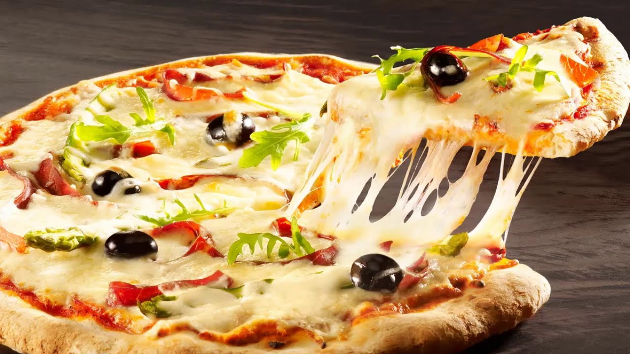 الطريقة السرية لعمل البيتزا الإيطالية الأصلية.. مقادير مظبوطة 100% لألذ Neapolitan style pizza