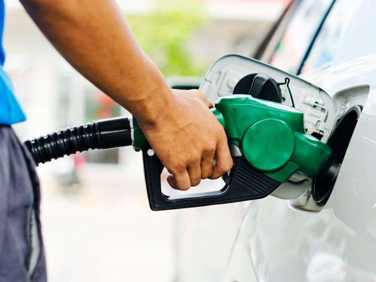 انخفاض أسعار البنزين في السعودية
