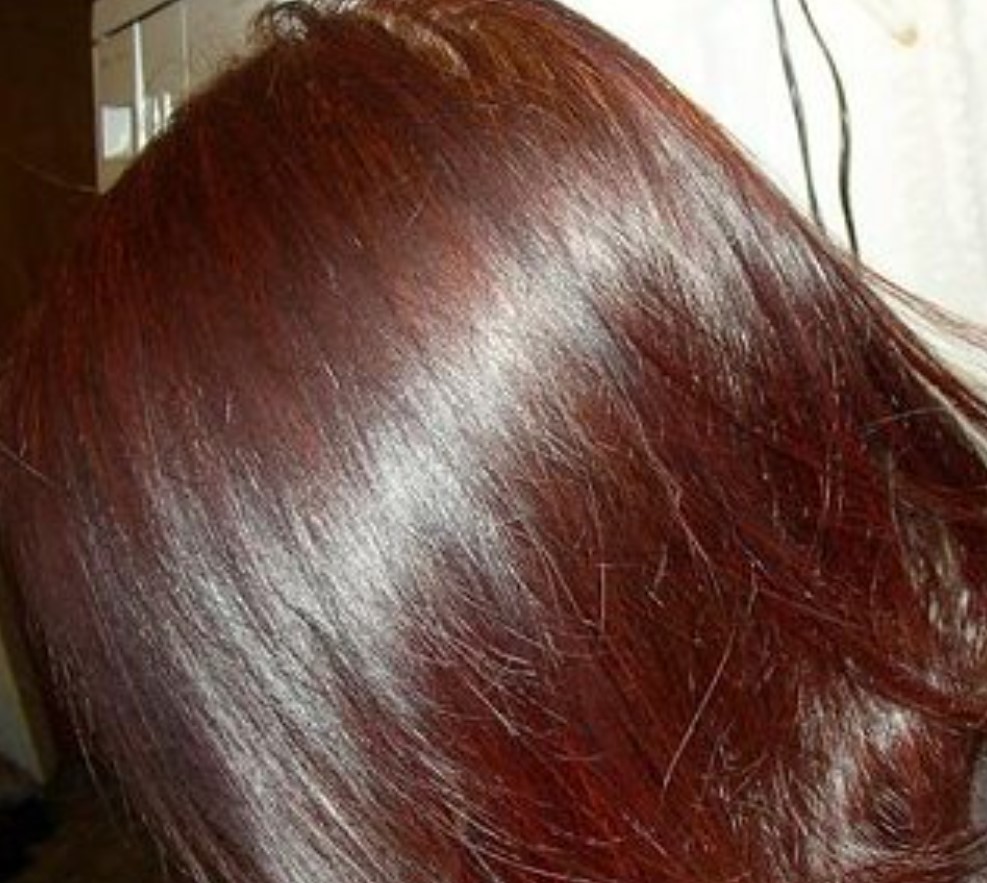طريقة صبغ الشعر بالحناء والنسكافيه جددي حياتك وغيري لون شعرك بني محمر