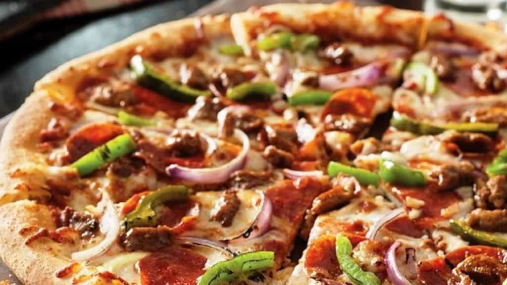 طريقة عمل عجينة البيتزا البيتي عجينة هشه وصلصة مضبوطة وطعم بيتزا المطاعم