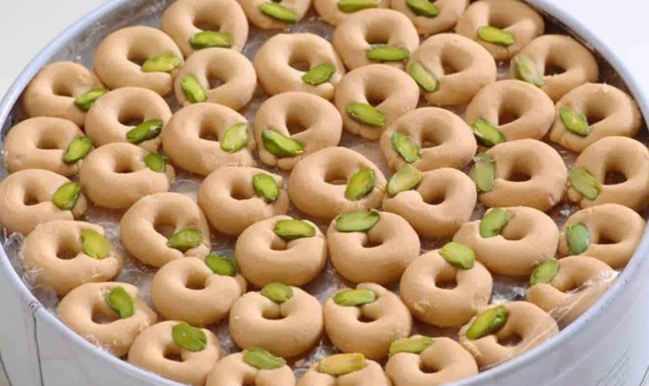 طريقة عمل الغريبة الناعمة بالكوب في المنزل بأسهل الخطوات والتكات زي الجاهزة