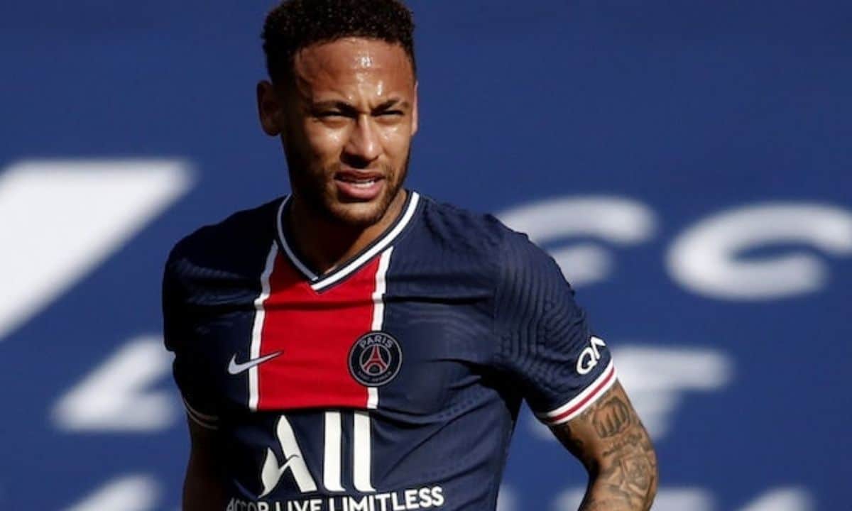 باريس سان جيرمان: نيمار يوقع رسميا عقدا جديدا مع النادي الباريسي