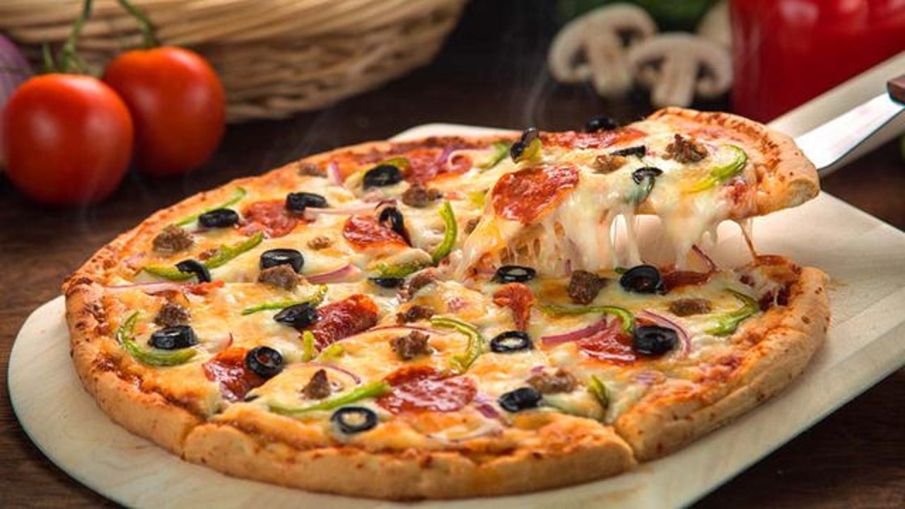 عجينه البيتزا الايطالية السحرية الرائعة