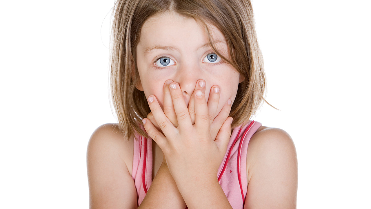 أسباب وعلاج رائحة الفم عند الأطفال