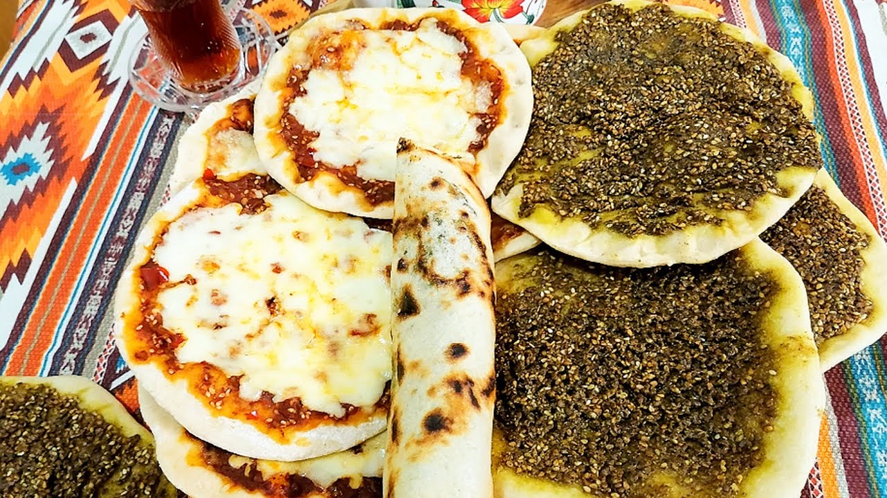 طريقة عمل المناقيش السورية بالجبنة والزعتر بسهولة في البيت